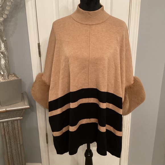 Faux Fur sleeve sweater - Picture 3 of 6